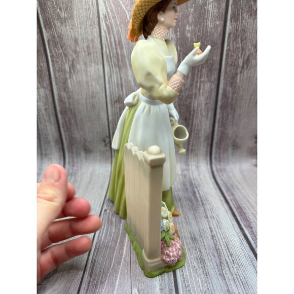 Avon Sales Achievement Award Figurine 2008 Presidents Club Mrs Albee - Picture 7 of 11